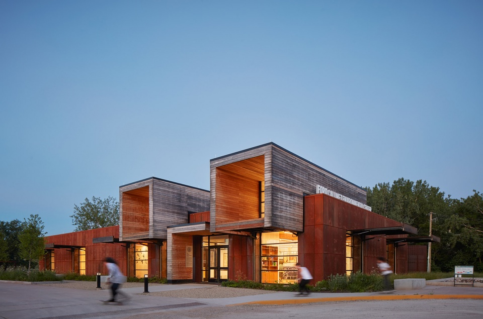 the ford calumet environmental center by valerio dewalt train
