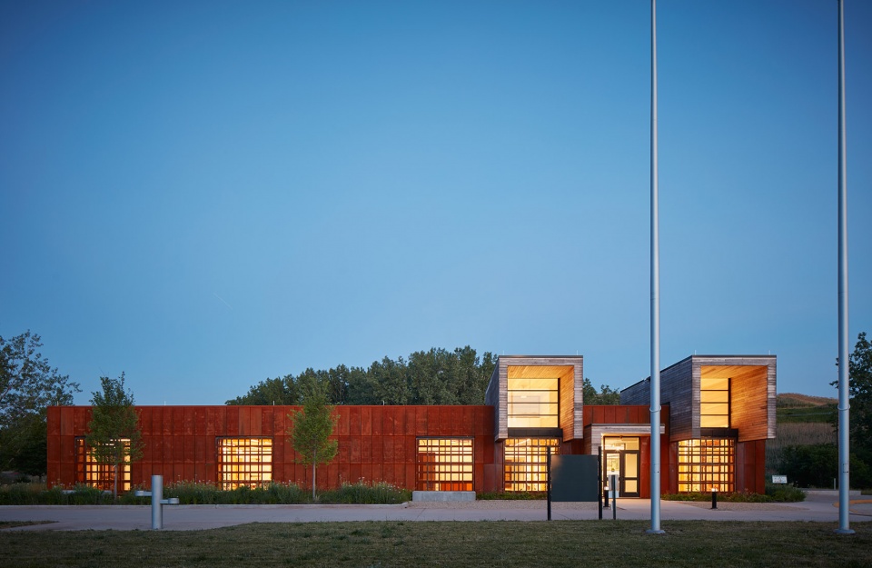 the ford calumet environmental center by valerio dewalt train