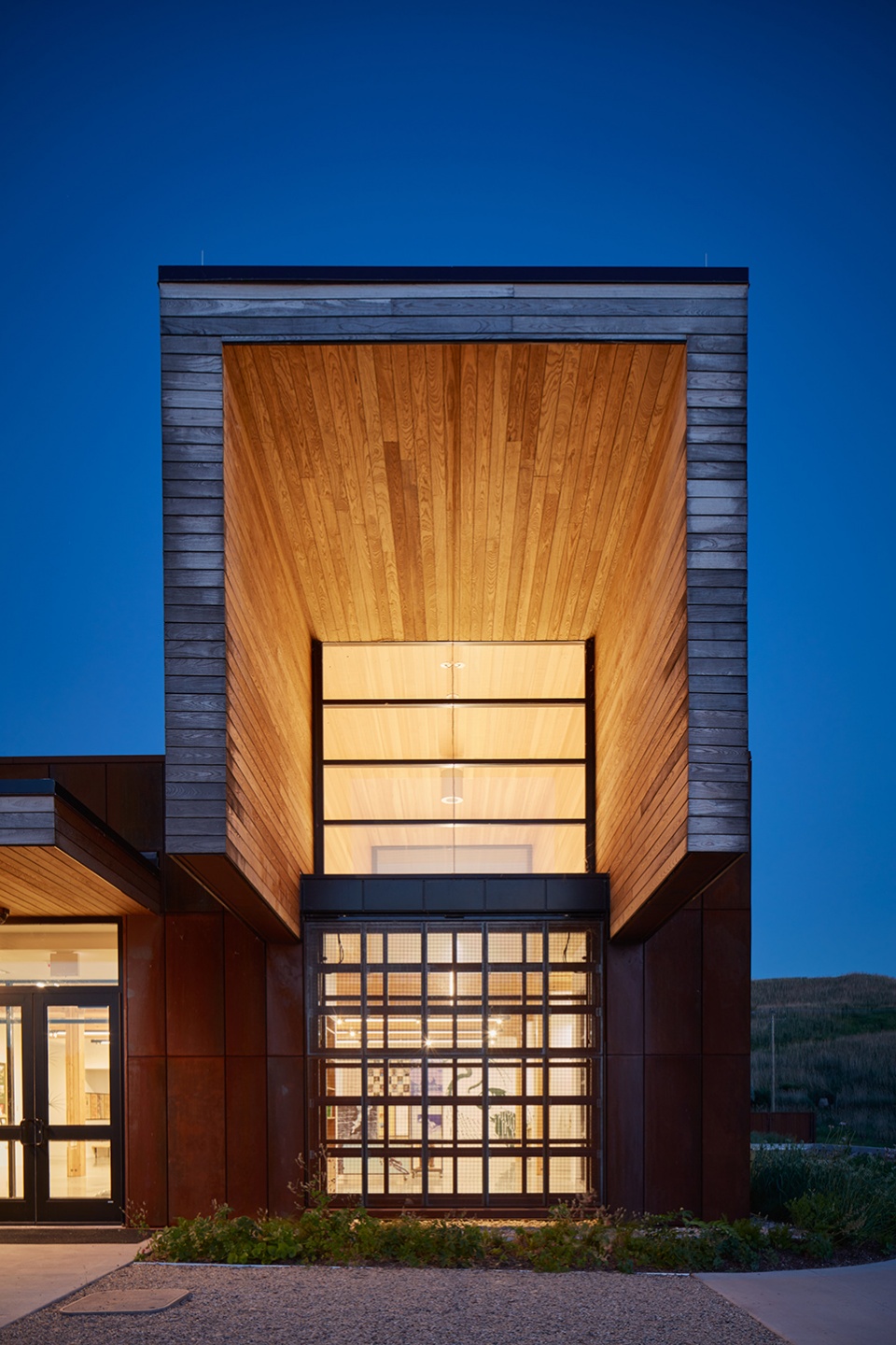 the ford calumet environmental center by valerio dewalt train
