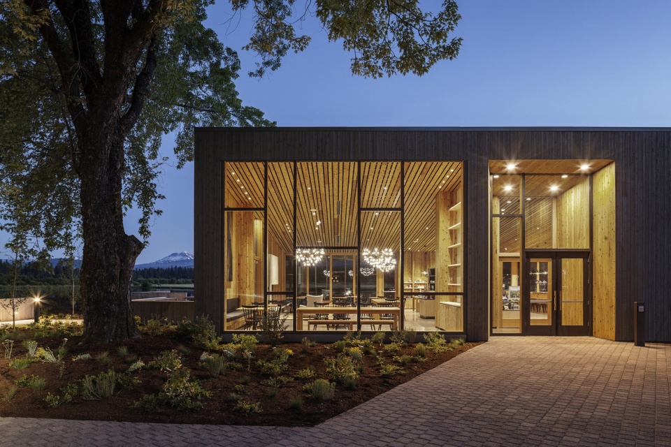 lakeside at black butte ranch by hacker