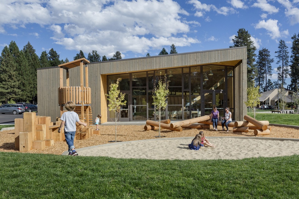 lakeside at black butte ranch by hacker