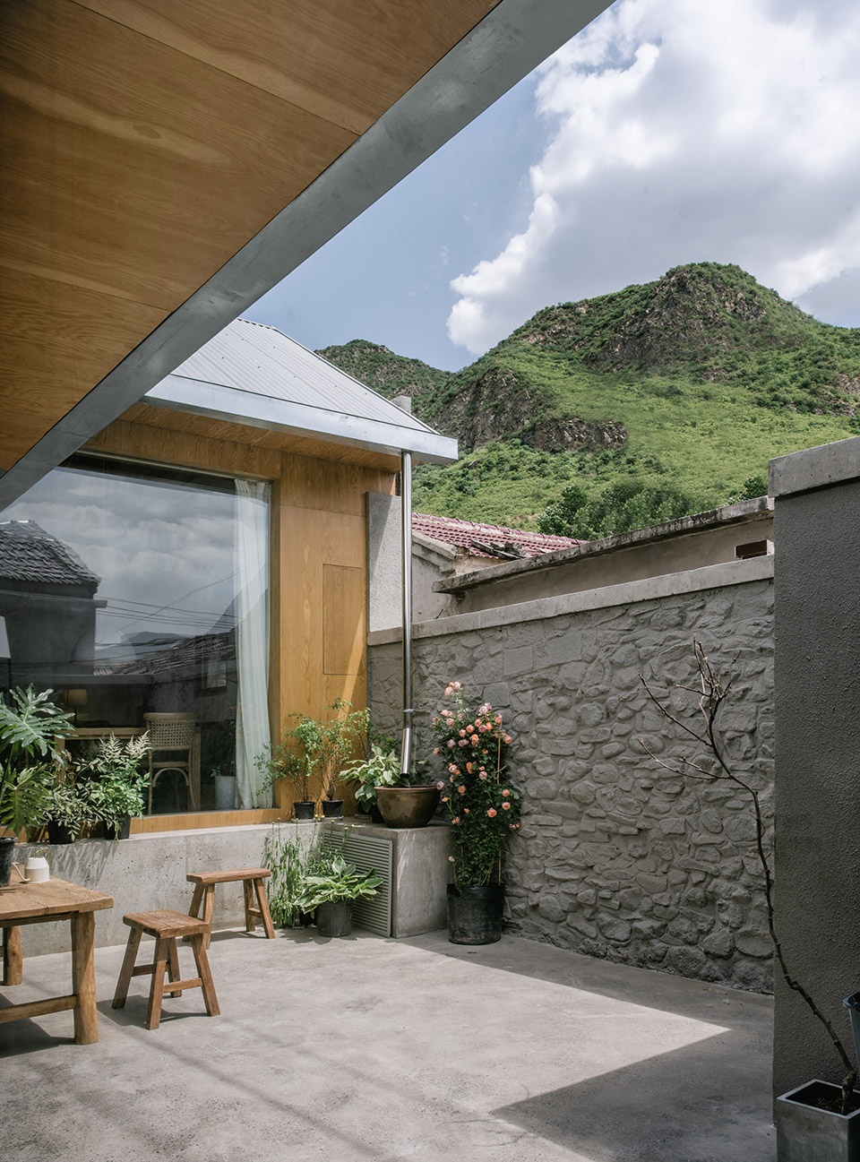 House of Mountain Birds Chaoffice