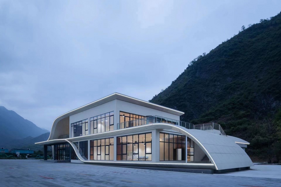 Sichuan Wisdom Expressway New Infrastructure Research Base Project Big Valley Design