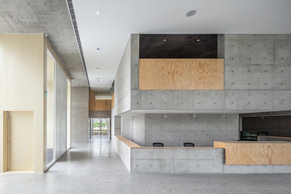 A Church Within A Fortress Behet Bondzio Lin Architekten