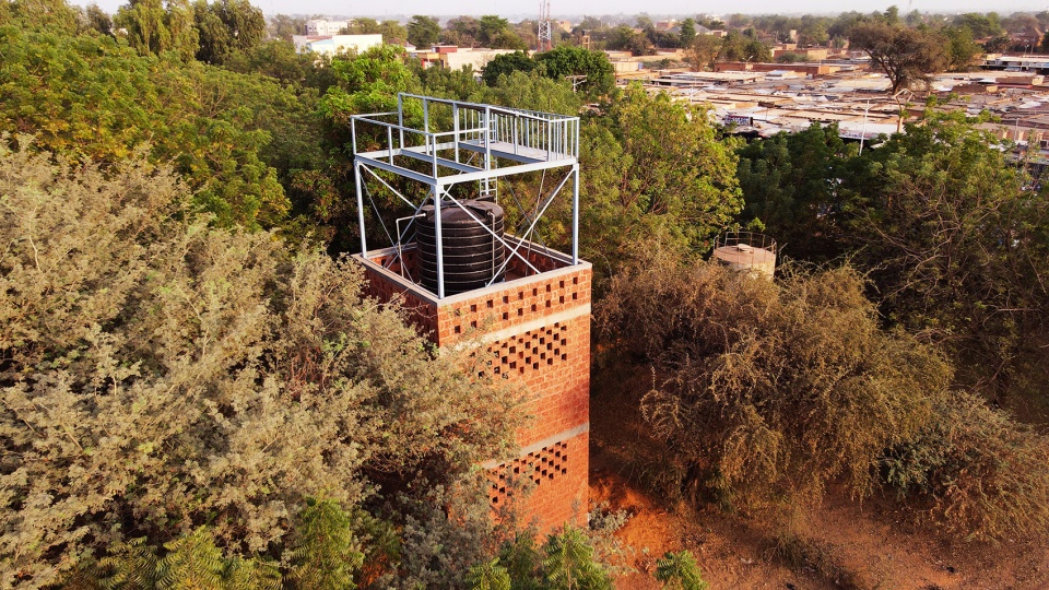 College Amadou Hampate Ba Article 25