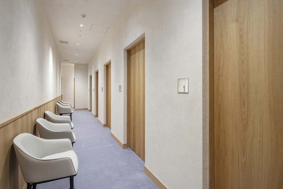 oike clinic ladies plaza kyoto by koyori architects