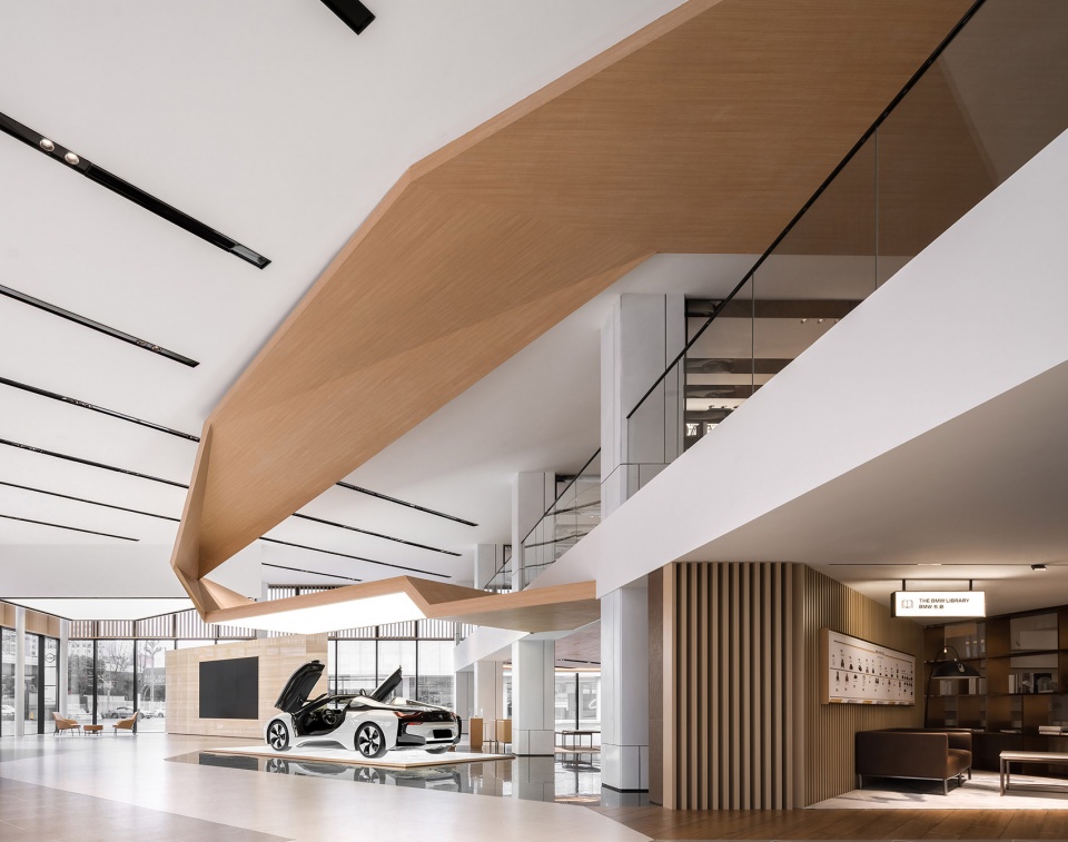 BMW Experience Center ARCHIHOPE