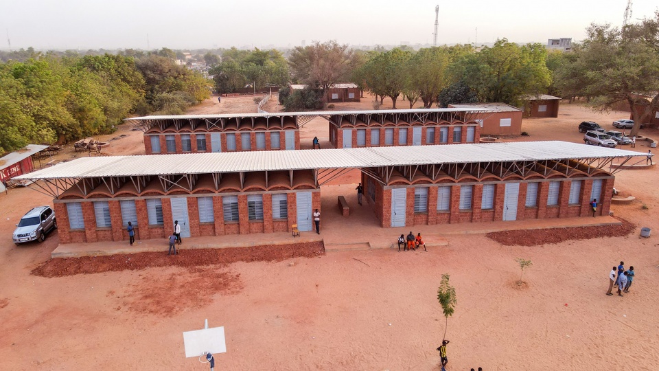 College Amadou Hampate Ba Article 25