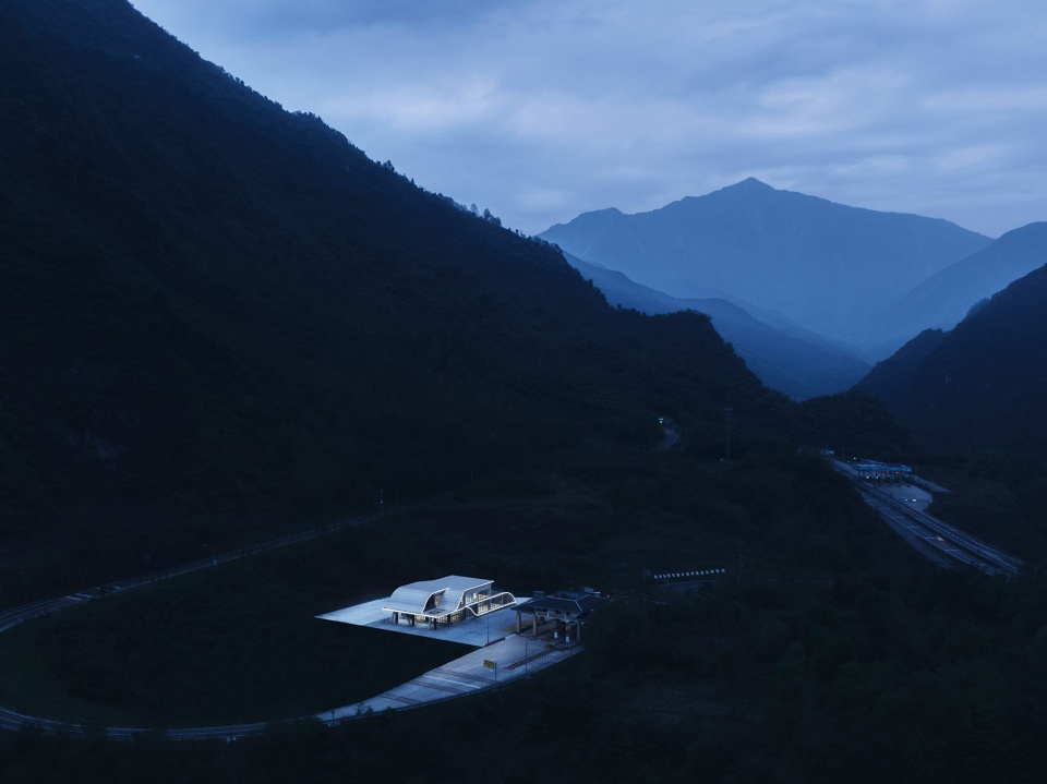 Sichuan Wisdom Expressway New Infrastructure Research Base Project Big Valley Design