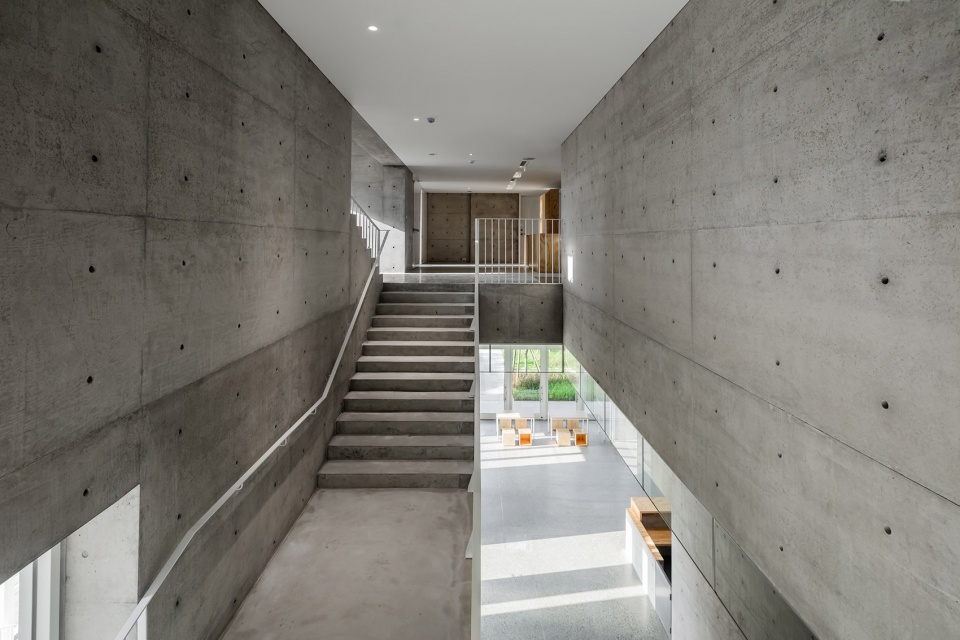 A Church Within A Fortress Behet Bondzio Lin Architekten
