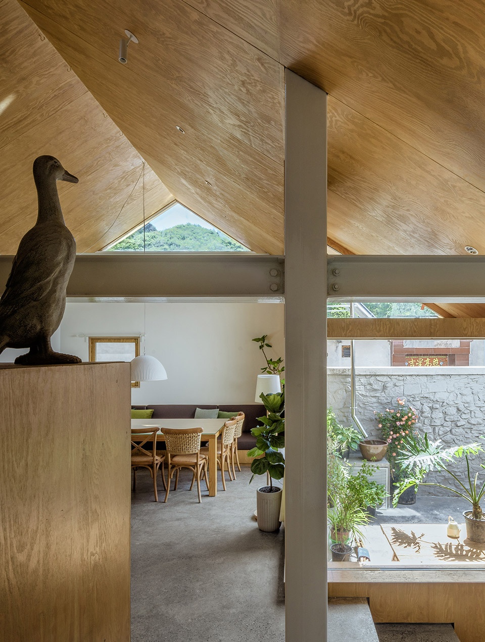 House of Mountain Birds Chaoffice