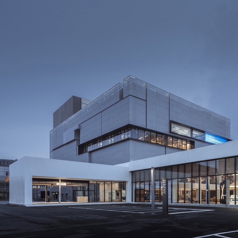 BMW Experience Center ARCHIHOPE