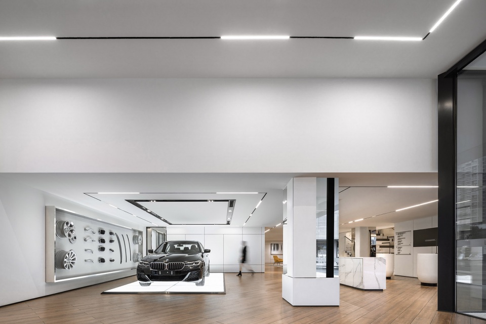 BMW Experience Center ARCHIHOPE