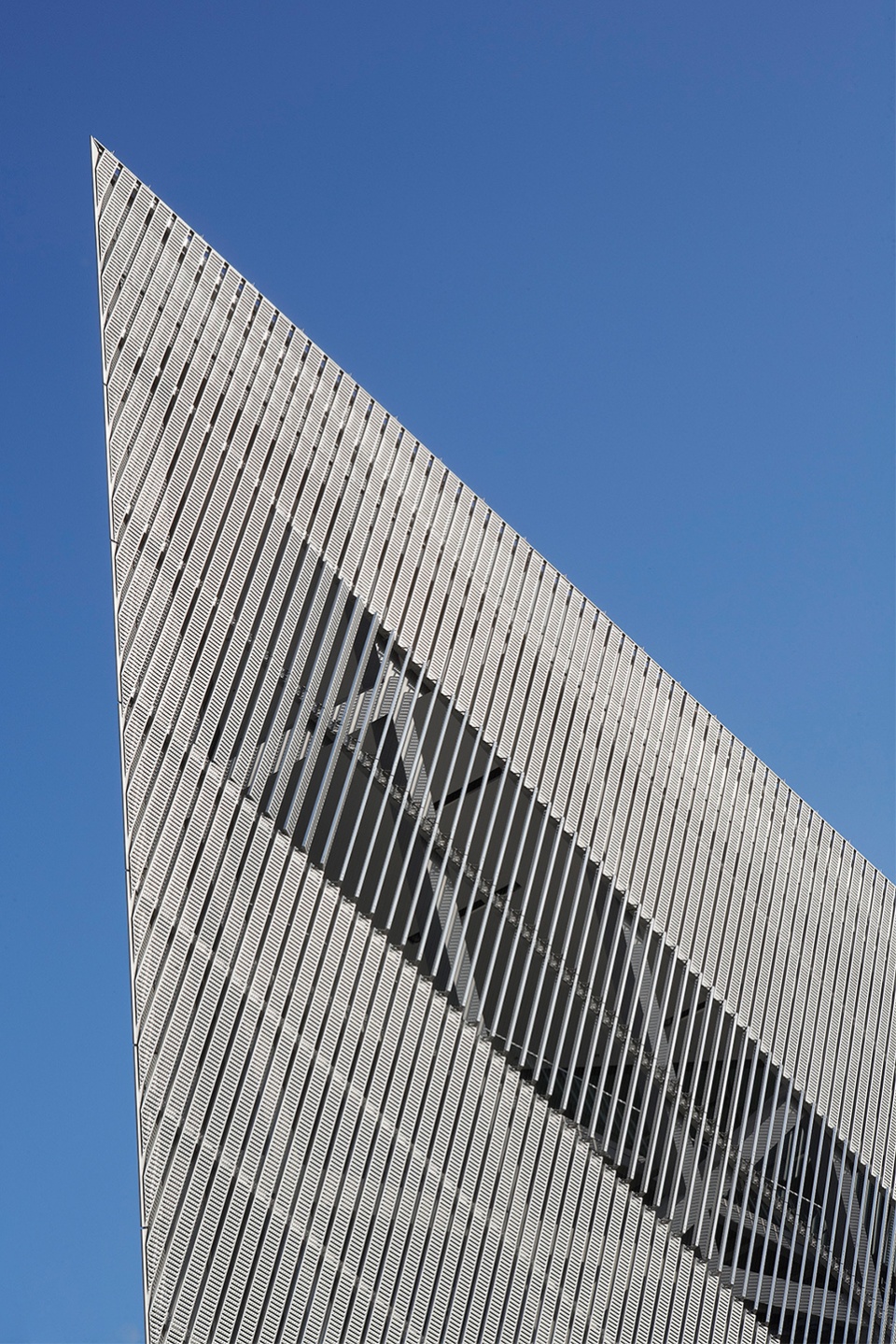 dresden museum of military history by studio libeskind