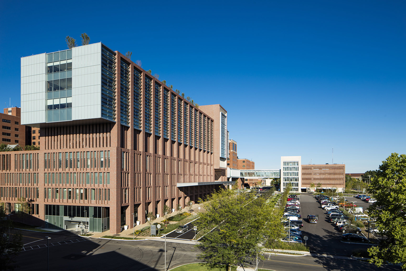 The Christ Hospital Joint and Spine Center by SOM 谷德设计网