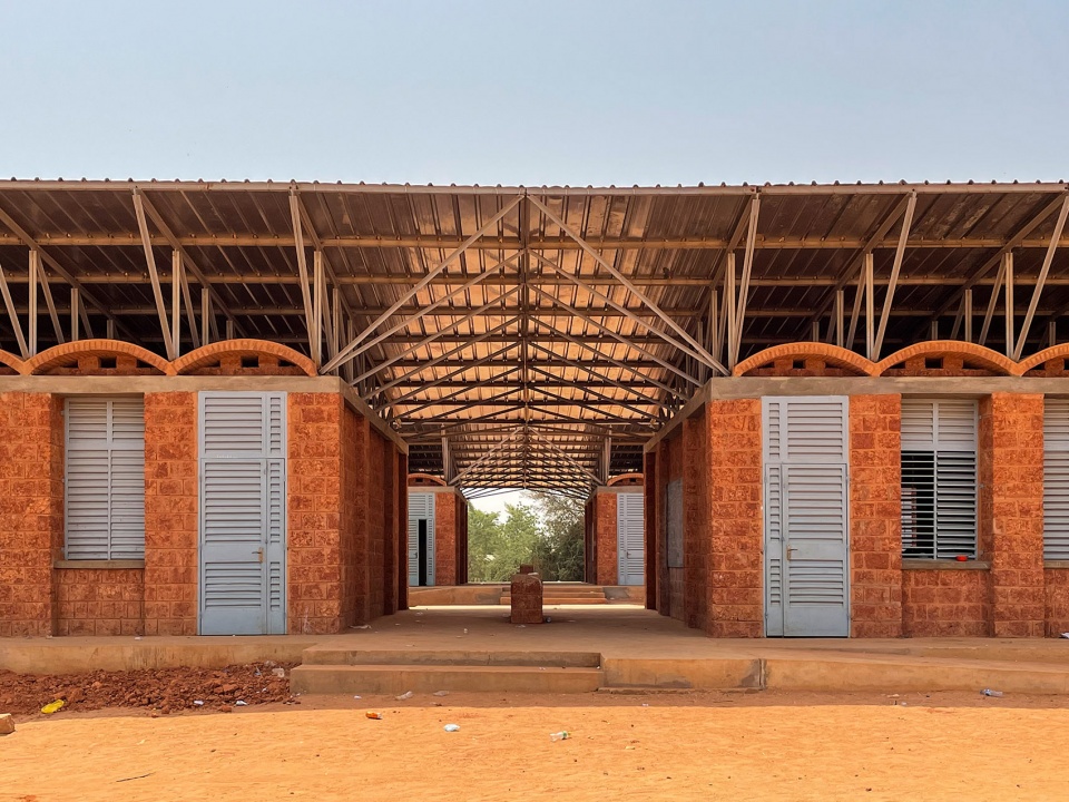 College Amadou Hampate Ba Article 25