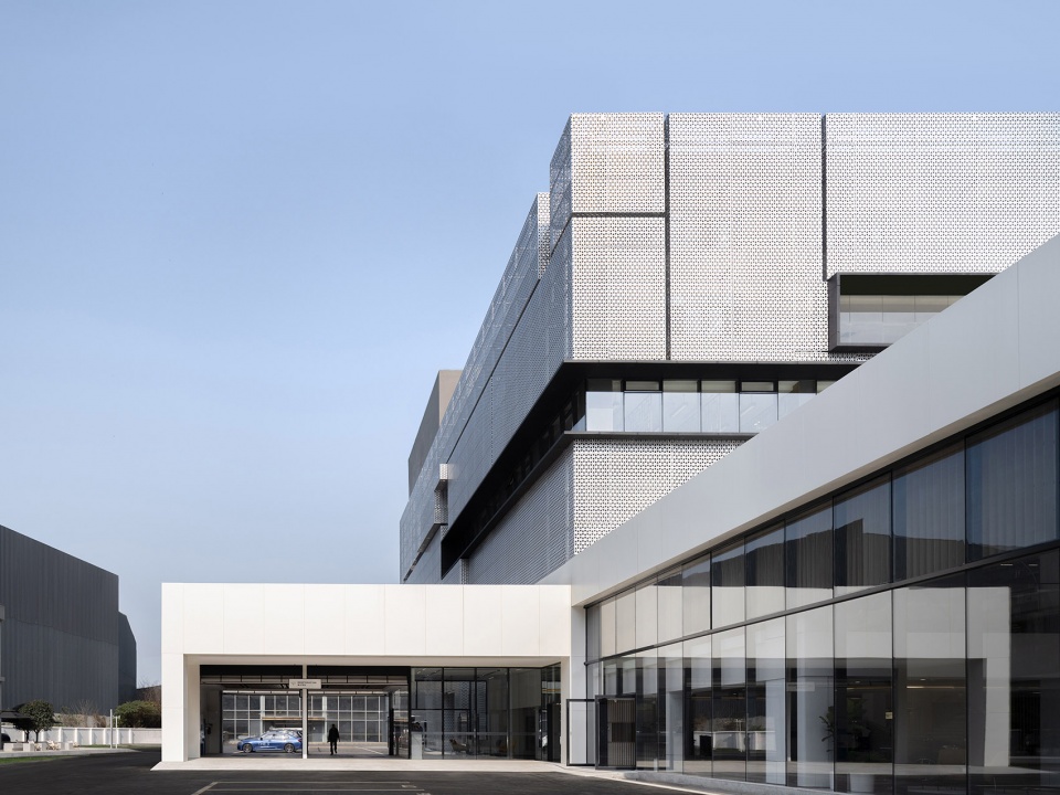 BMW Experience Center ARCHIHOPE