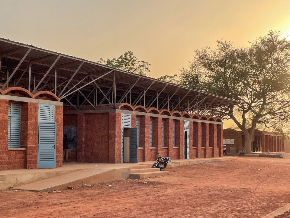College Amadou Hampate Ba Article 25
