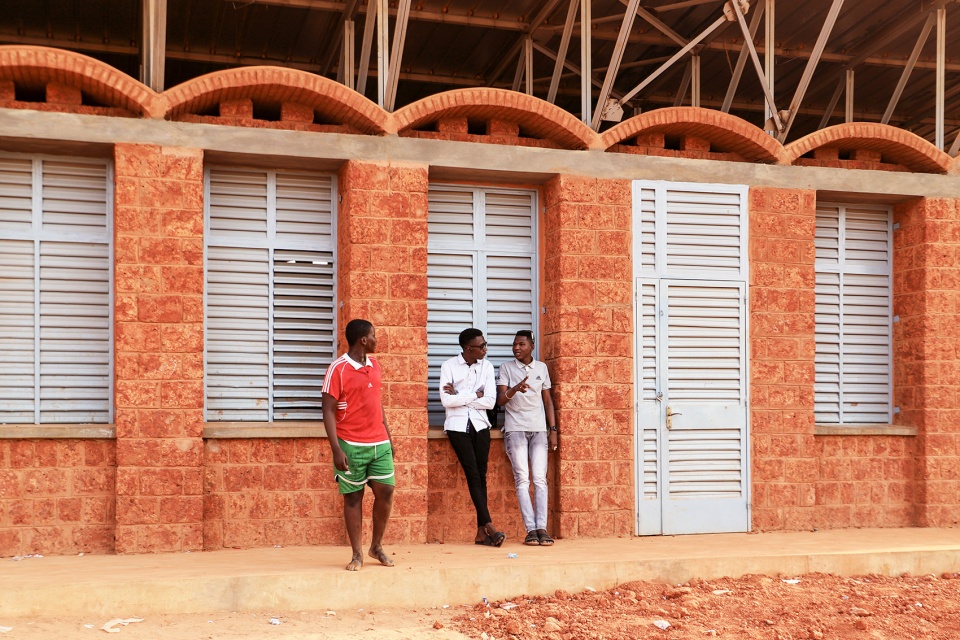 College Amadou Hampate Ba Article 25