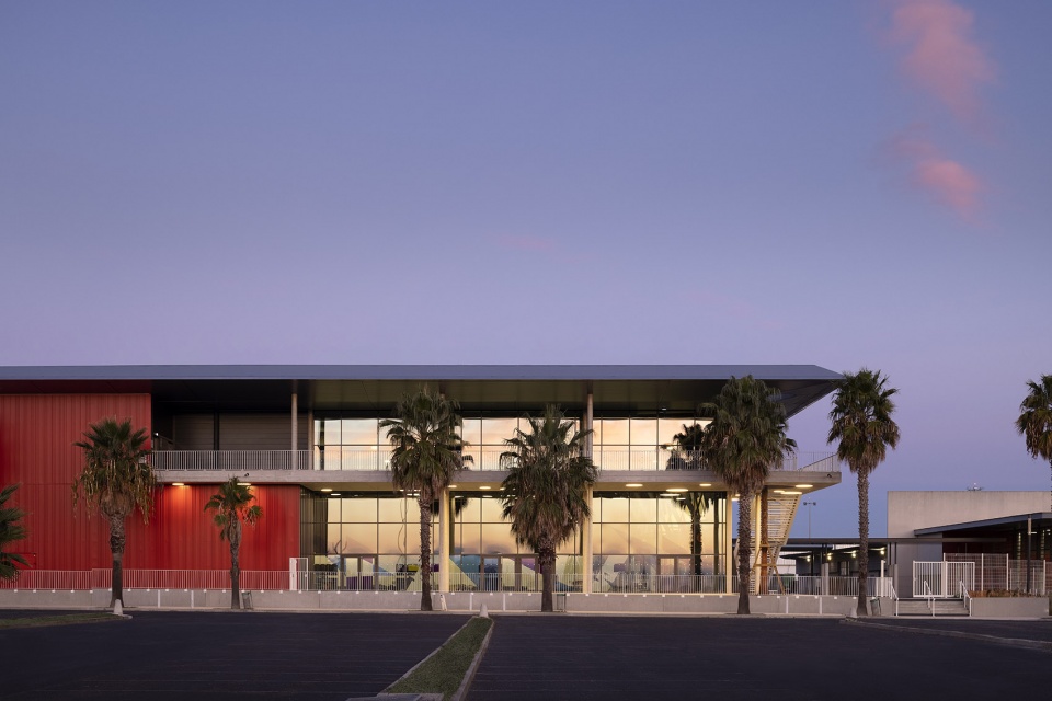 montpellier exhibition center extension of hall b2 by a architecture