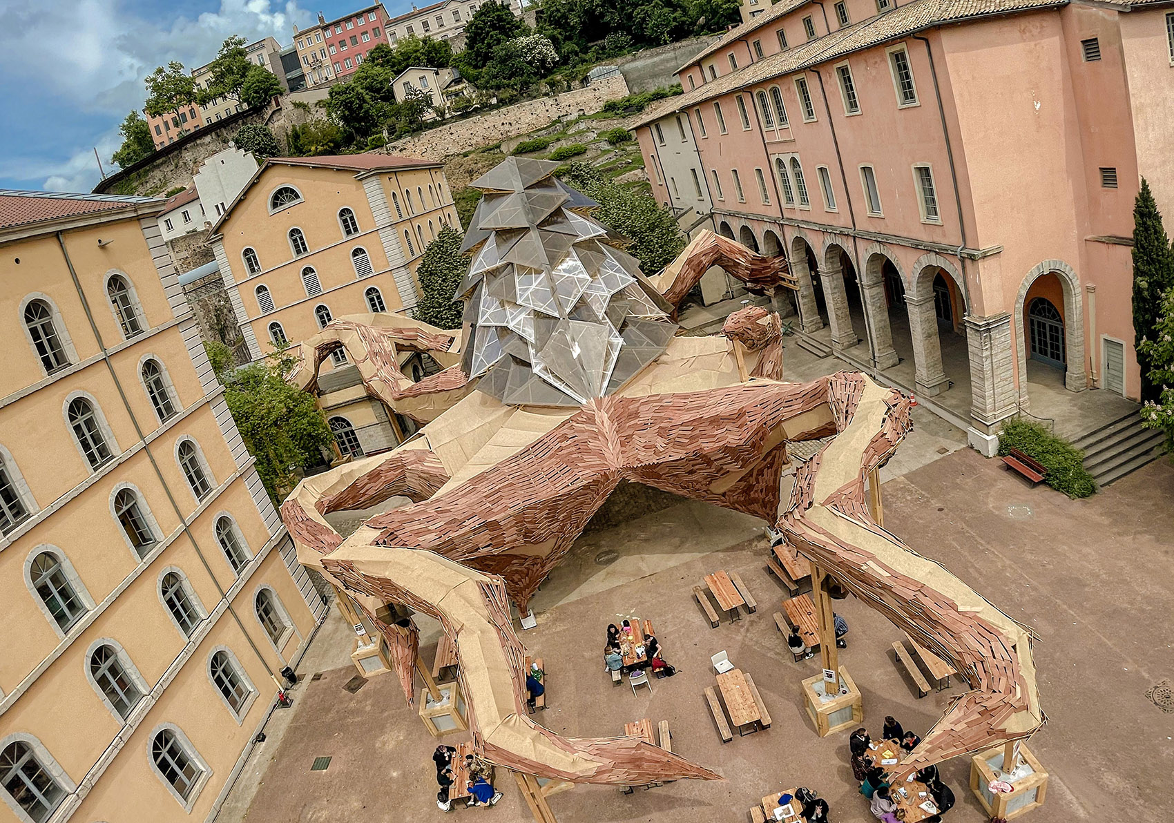 Le Kraken Installation by UV LAB