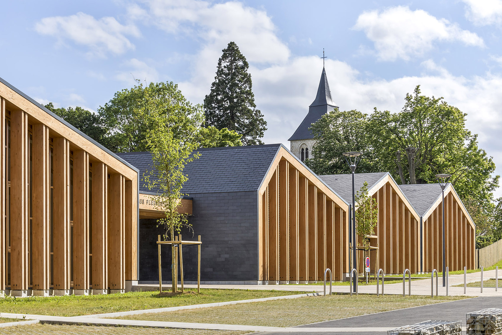 Les Coteaux FLeuris School by HEMAA Architectes 谷德设计网