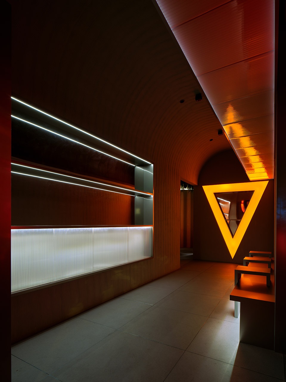 Parallel Universe 1989 Whisky Bar China by ZooCN Lab