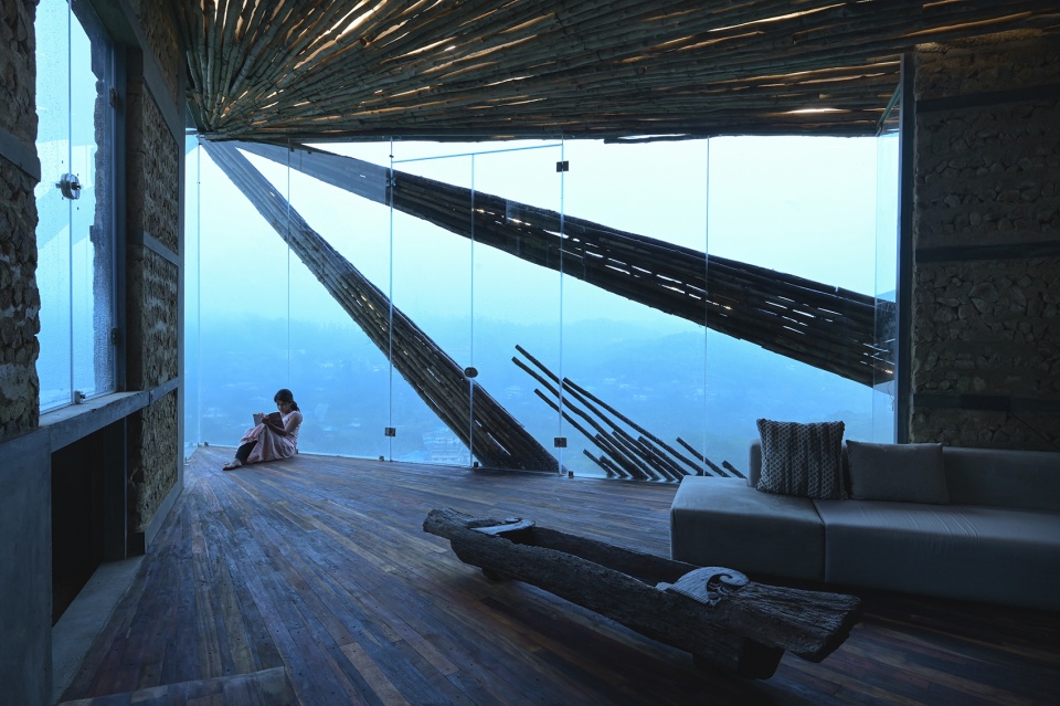 the ledge house by wallmakers