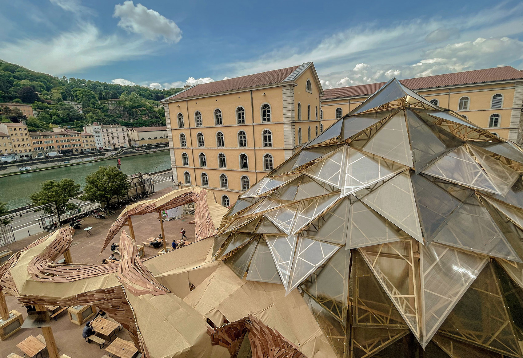 Le Kraken Installation by UV LAB