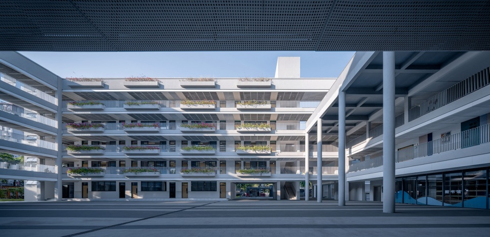 Reconstruction and extension project of Qilin Middle School Shenzhen by Yuanism Architects SUIADR