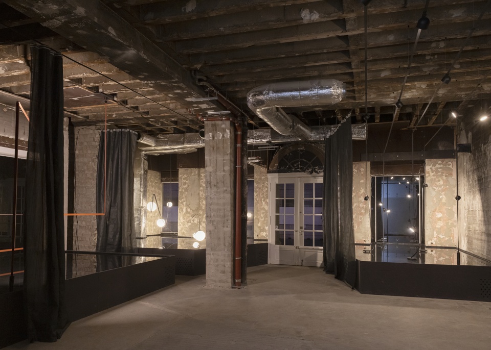 the five sides of plusminus at fourth space by vibia