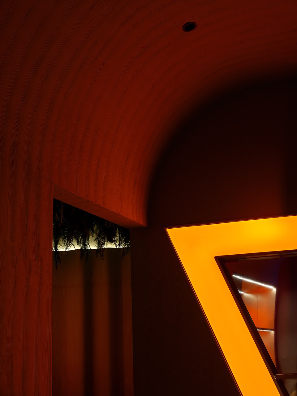 Parallel Universe 1989 Whisky Bar China by ZooCN Lab