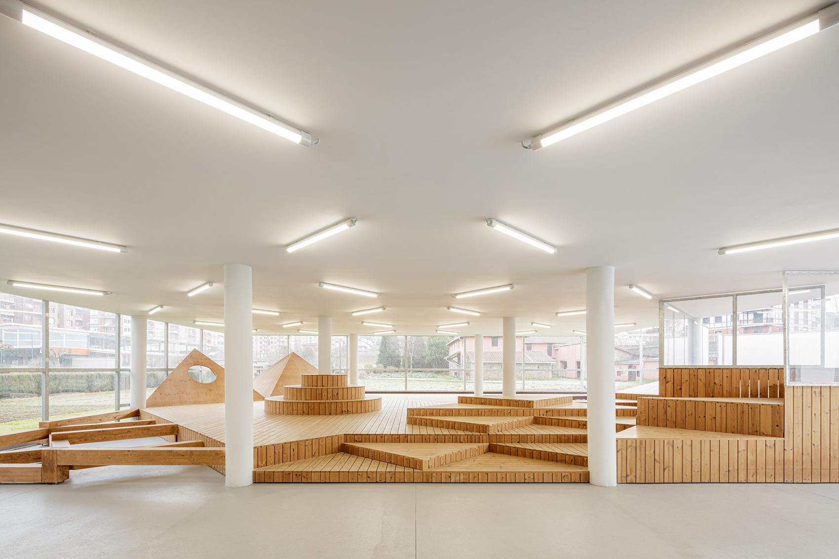 san-antonio-school-playground-by-ele-arkitektura