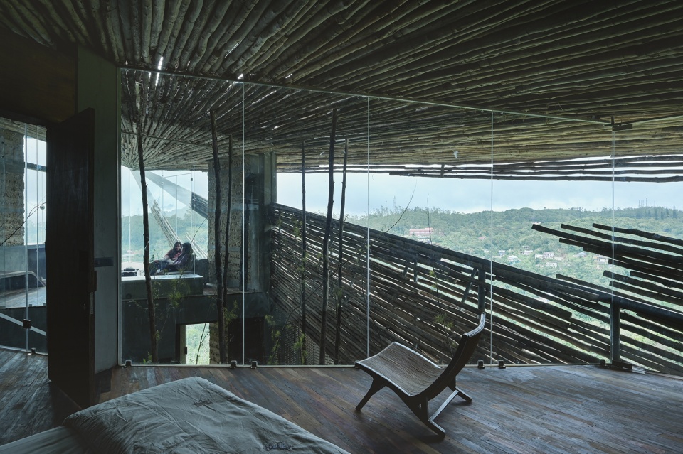 the ledge house by wallmakers