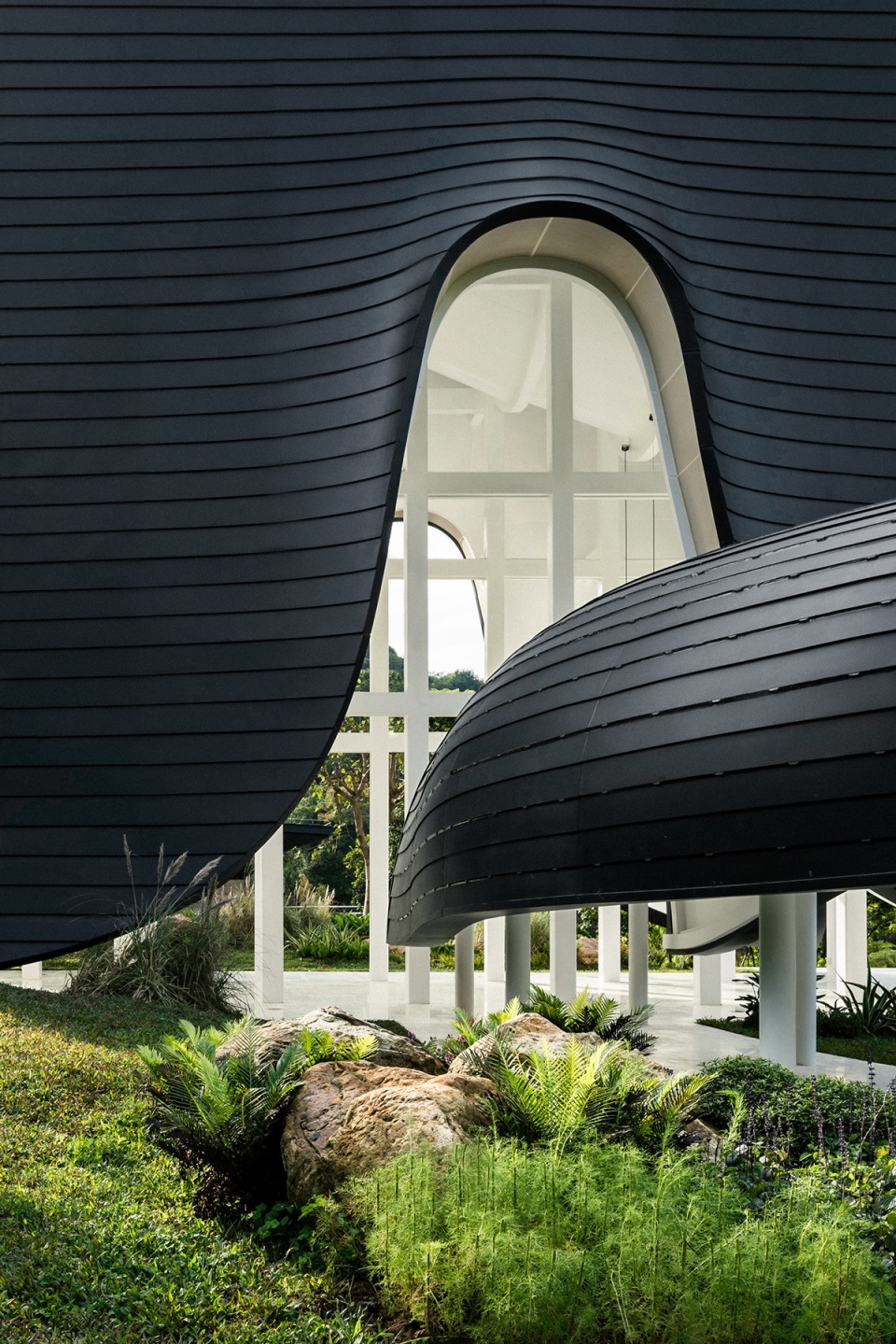 the levitated curtain xi hall by say architects