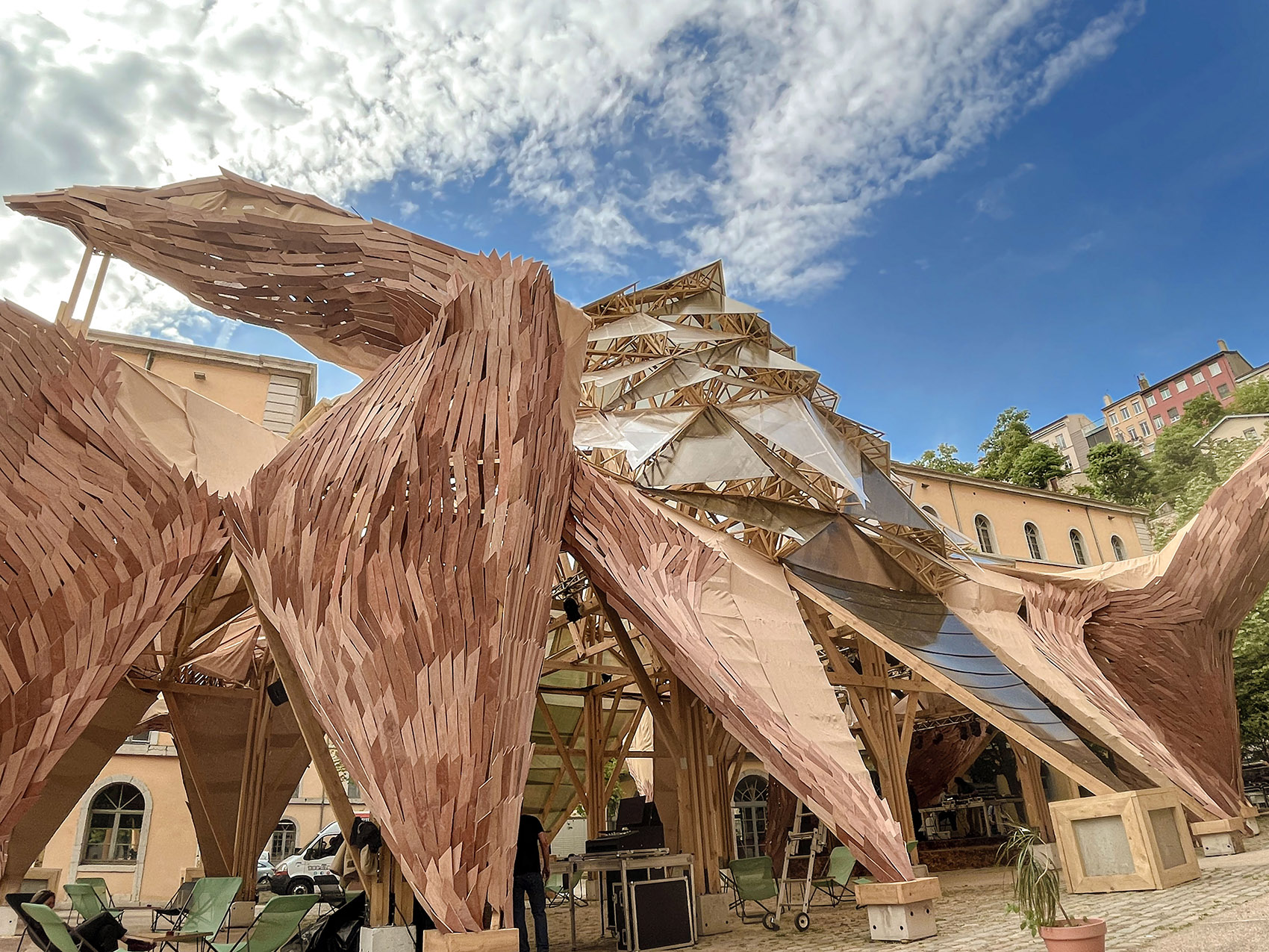 Le Kraken Installation by UV LAB