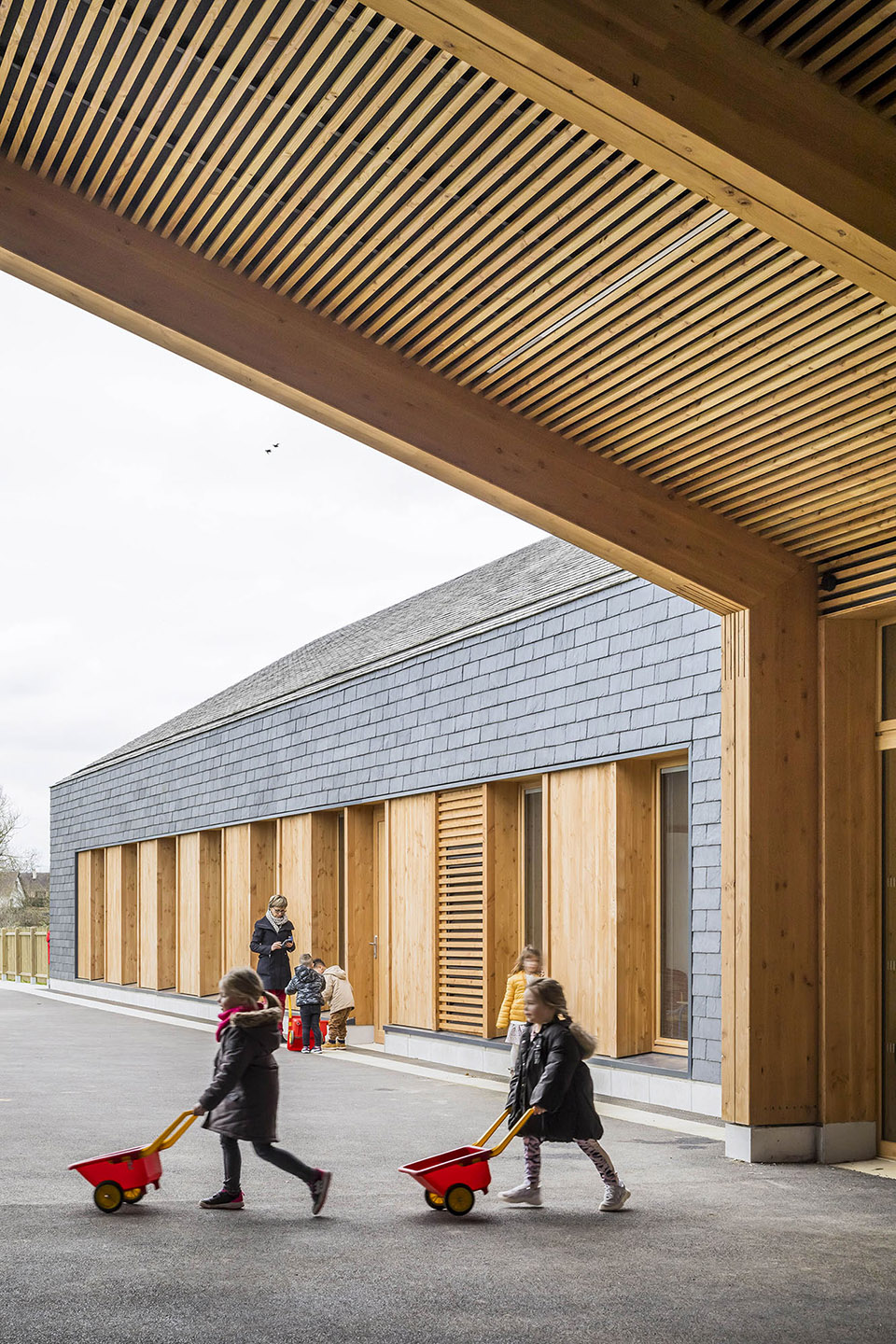 Les Coteaux FLeuris School by HEMAA Architectes 谷德设计网