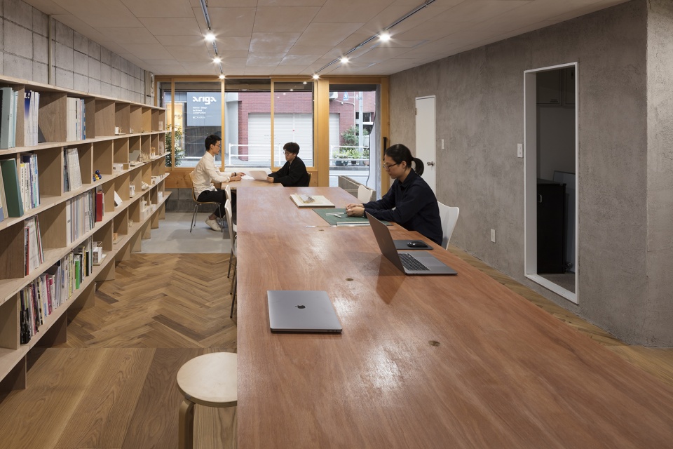 architect office nestle to the town by dog satoshi takae