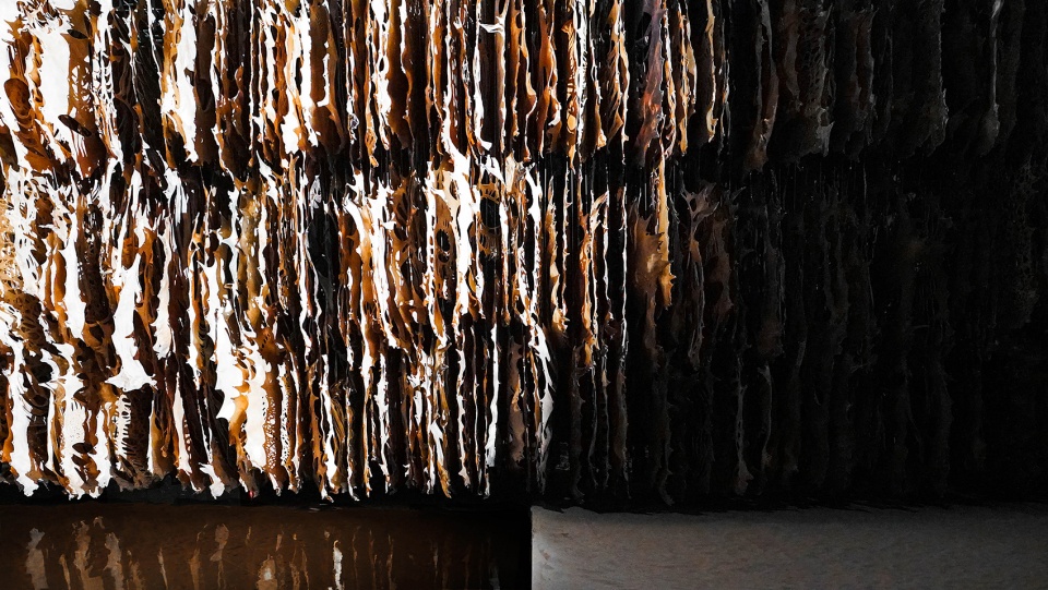 spatial design for wu jianan solo exhibition the huge sand dunes are the bed of the sea china by pills architects