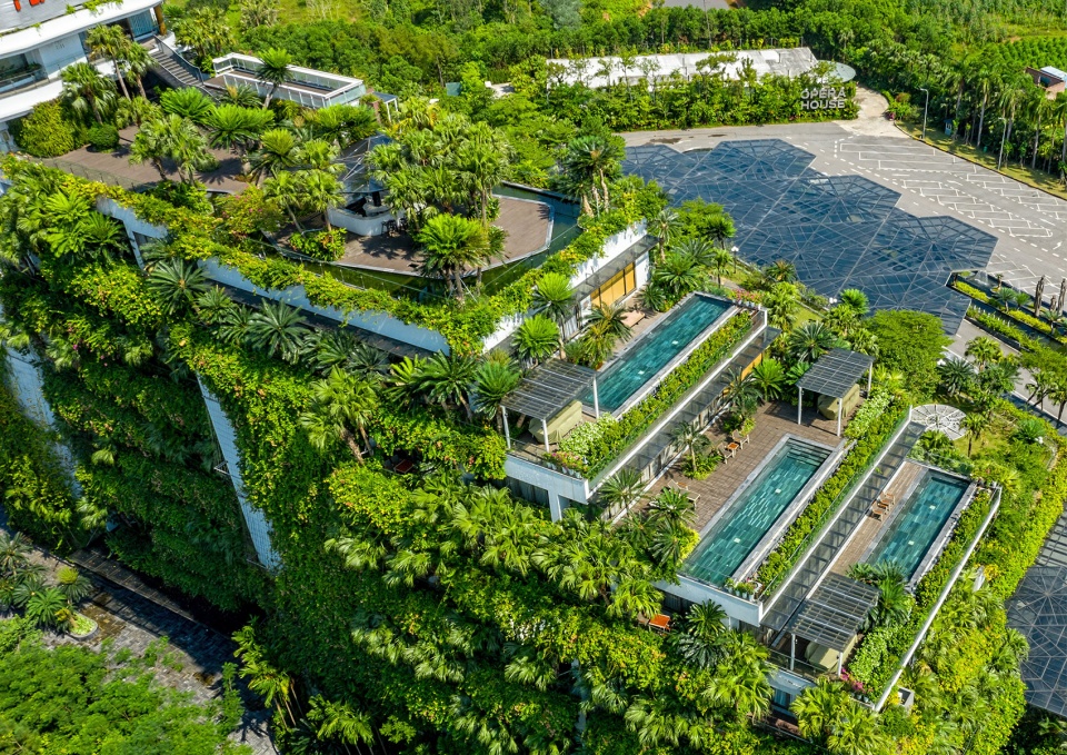 Forest In The Sky by Flamingo Architecture