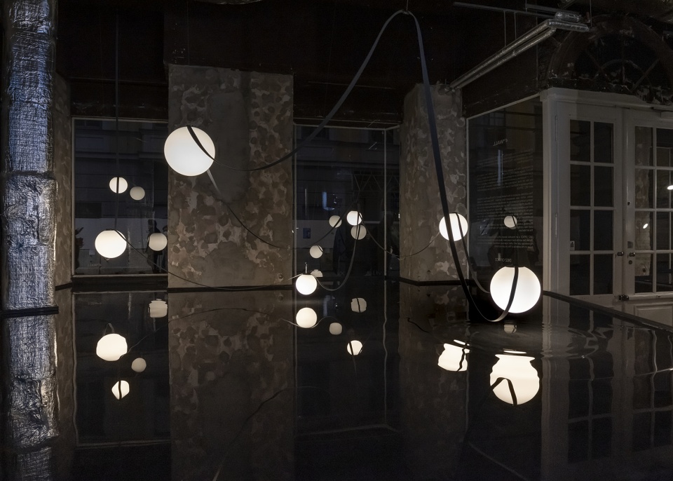 The Five Sides of Plusminus at Fourth Space by Stefan Diez + Vibia