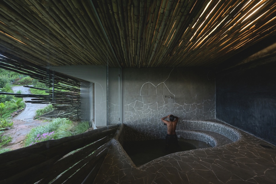 the ledge house by wallmakers