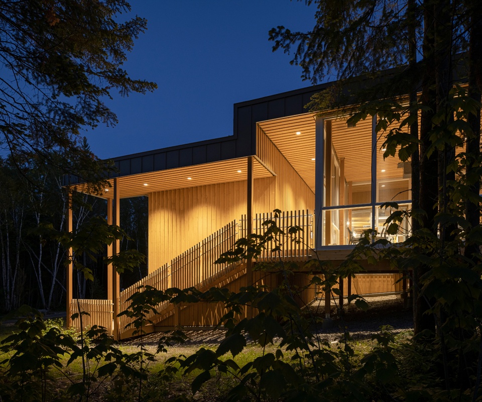 camp de touage service center by blouin tardif architectes eric painchaud architecte