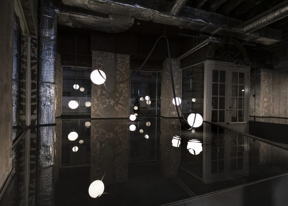 the five sides of plusminus at fourth space by vibia