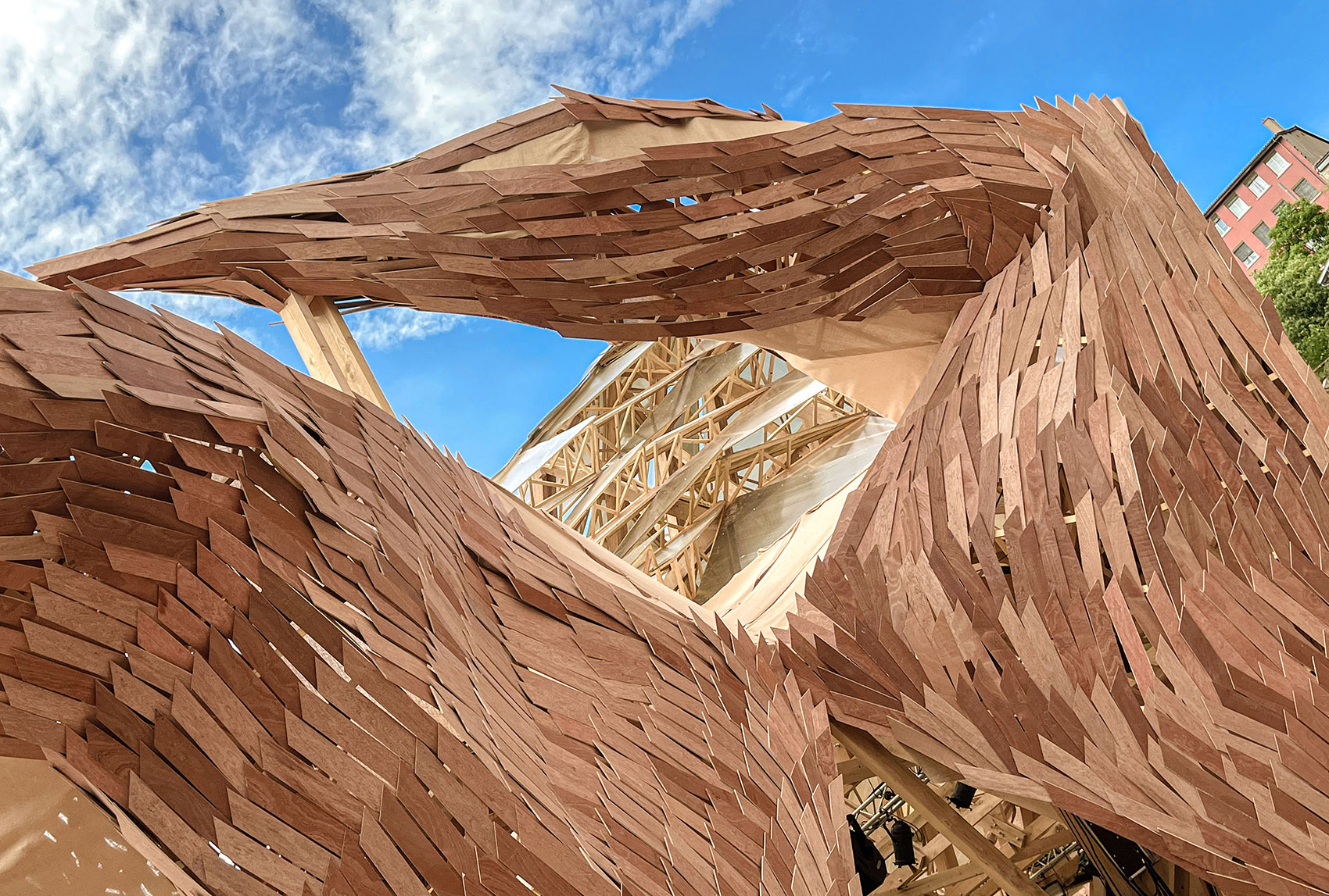 Le Kraken Installation by UV LAB