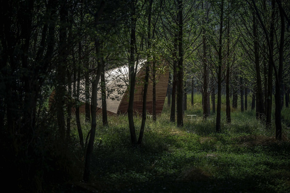 Wuhan Yanxi Lakeside Park China by Change Studio