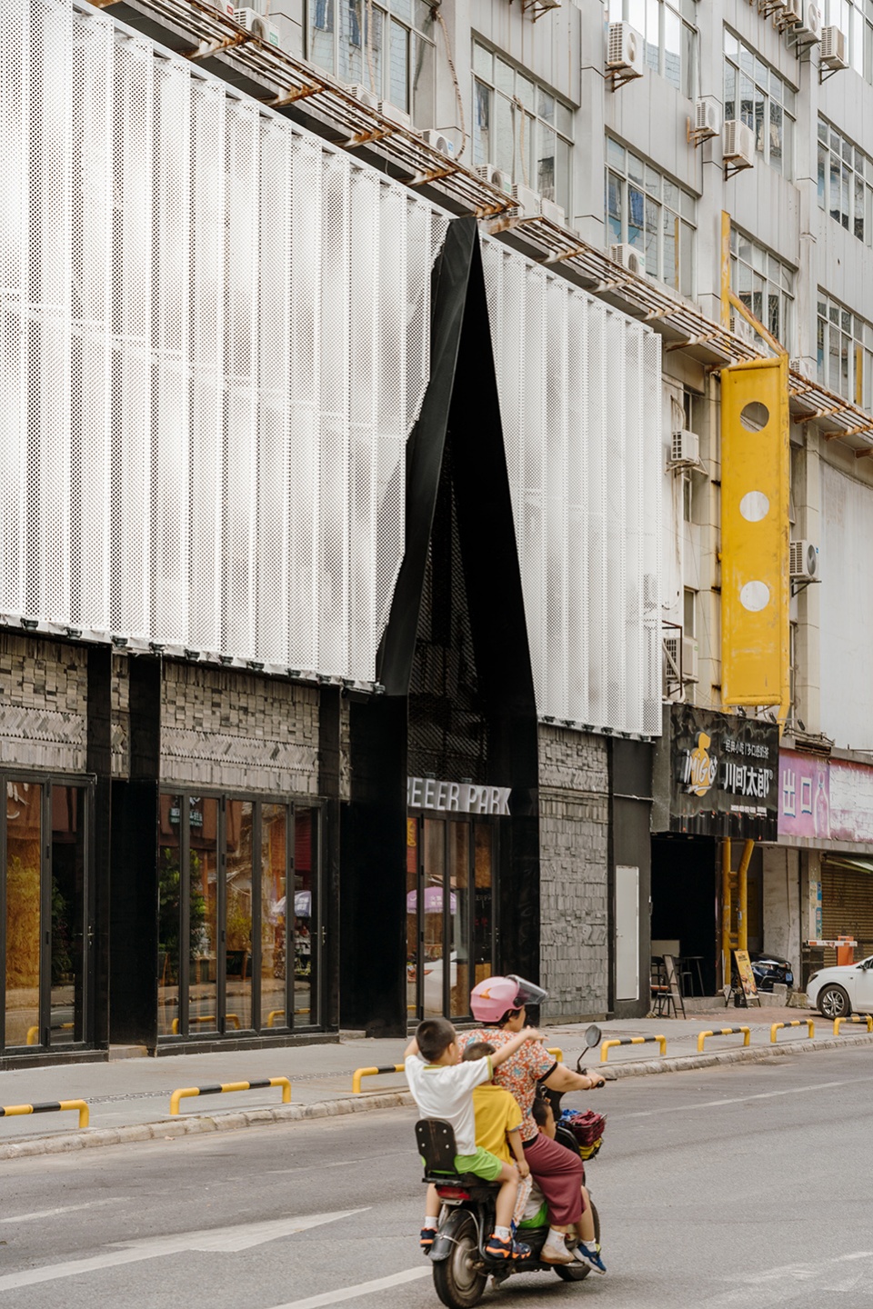 beeer park in huicheng by archihope