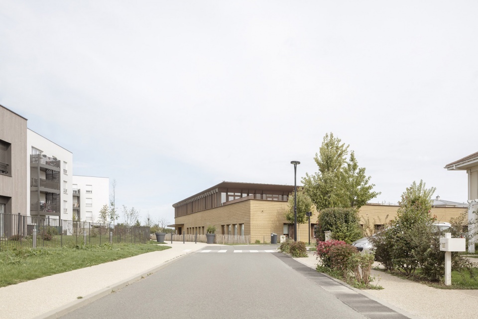 groupe scolaire thomas pesquet villepreux by paul emmanuel loiret serge joly architectes