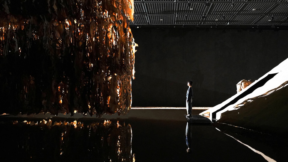 spatial design for wu jianan solo exhibition the huge sand dunes are the bed of the sea china by pills architects