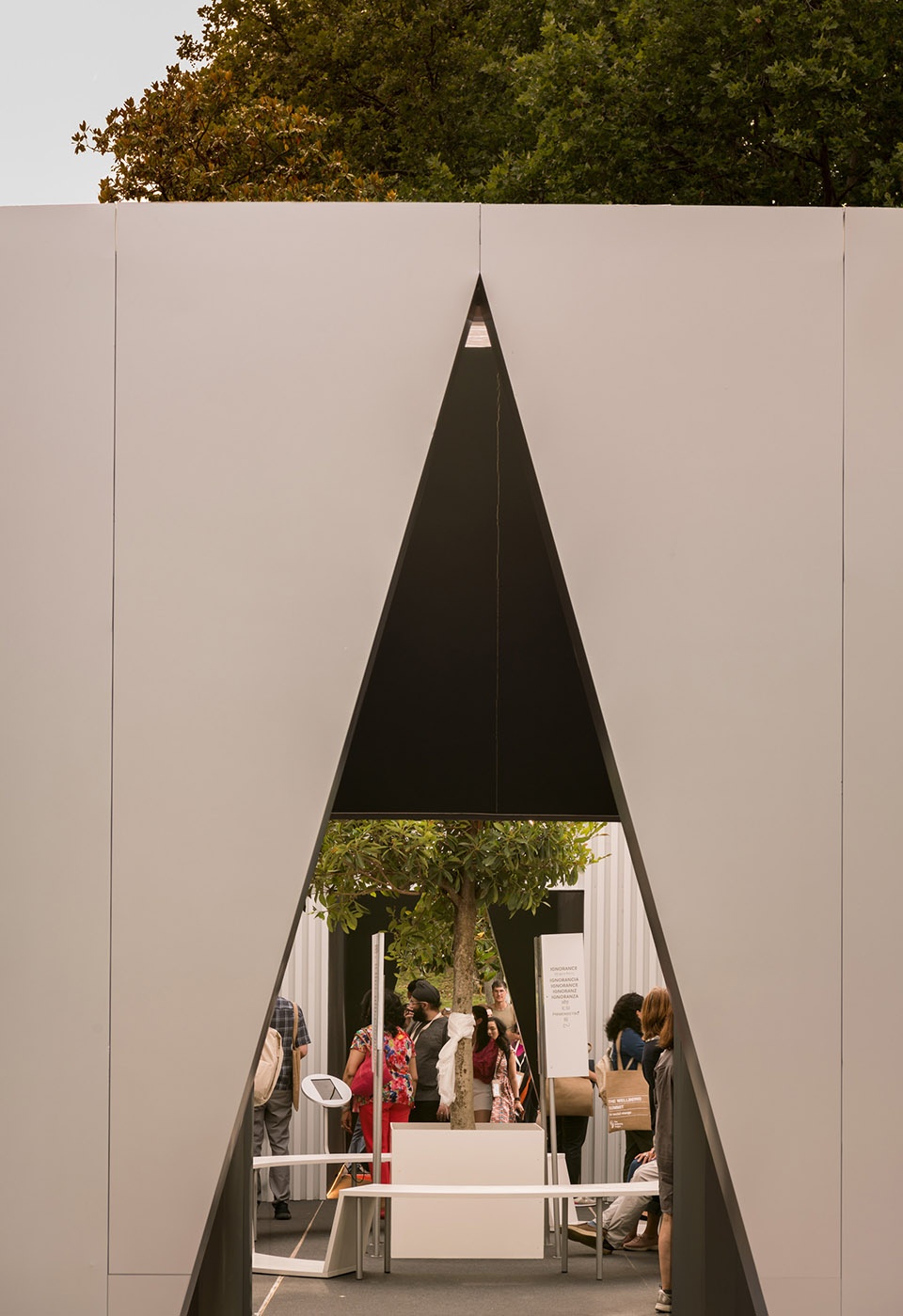 Mandala Lab by EXTUDIO ENORME Studio